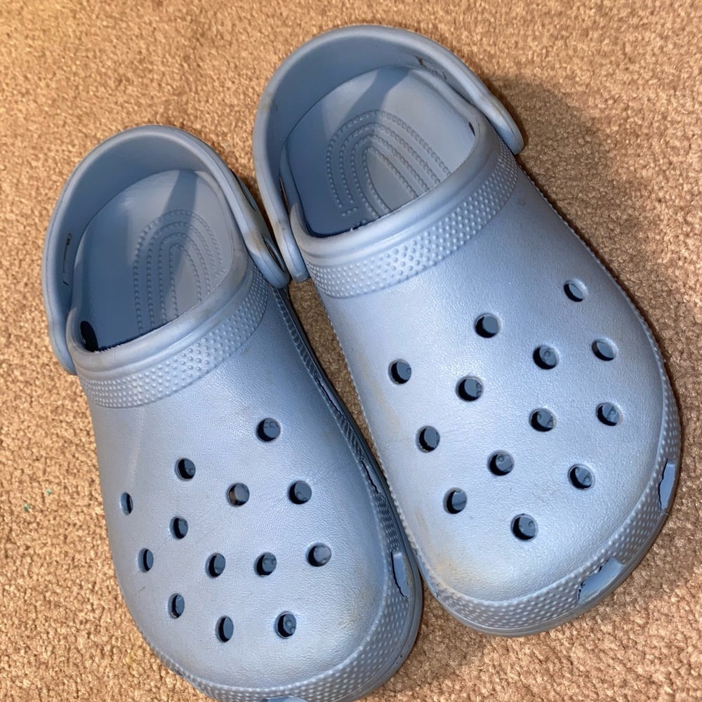 crocs